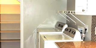 Beautiful Updated Two Story Townhouse In GREAT LOCATION Gallery 27