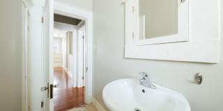 AVAILABLE AUGUST: Prime Location - 3 BR / 1 BA home located in Downtown and Walk to UT Gallery 18