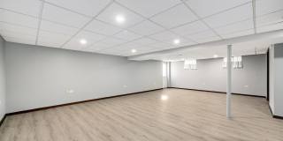 887 Braintree Lane Gallery 21