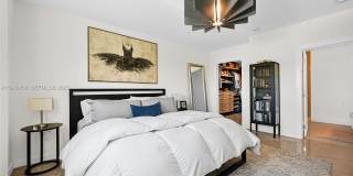 1900 SE 2nd St Gallery 20