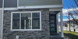 Absolutely STUNNING Townhome!!! Gallery 1