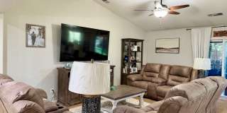 Wonderful 3 bed , 2 bath in Sunnyside Area Gallery 7
