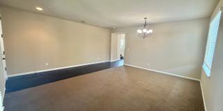 Charming 4 Bedroom Home in Springlake Gallery 23