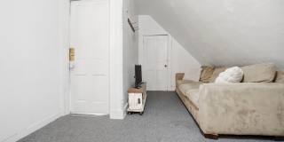 6 bed/2 bath on Rohs St., Mins. from UC for Only $600/pp ($3,600/mo)! $250 SIGN ON BONUS FOR LTO!!! Gallery 38