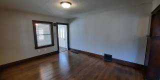 2 Bedroom, 1 Bathroom home with large garage Gallery 11