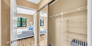827 Oak Harbour Drive Gallery 36
