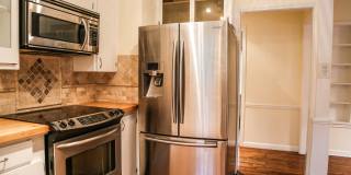 3-BEDROOM W/ SPARKLING POOL IN ALAMO HEIGHTS Gallery 11