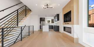 Modern Queen Anne Retreat with Rooftop Deck & Designer Finishes Gallery 10