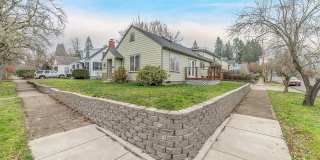 Charming 4-Bedroom Home Near UO Campus – Spacious, & Well-Maintained Gallery 1