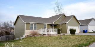 FENCED BACKYARD, CLOSE TO FT. RILEY! Gallery 4