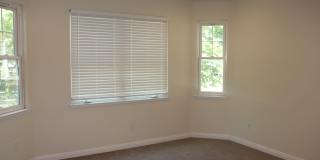 3 year new home with Granite, Stainless Applicances, Refrigerator, Microwave, Washer & Dryer, Hardwood and Carpeting Gallery 10