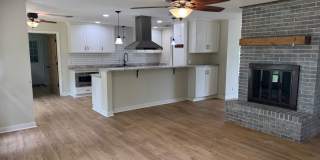 Beautifully renovated 4BR/3BA home close to NAS and beaches Gallery 7