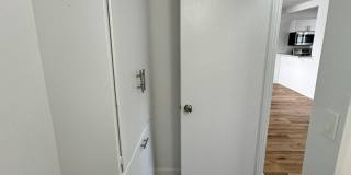 400-420 N. Oakland Ave. Gallery 81