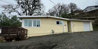 Updated 3 bedroom house Gallery 1