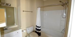 Charming New Orleans Style Townhouse in Gated Community on LSU bus route Gallery 20