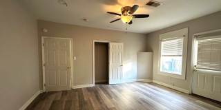RHODES AREA 4 Bedroom /2.5 Bath House! Gorgeous New Floors Gallery 14