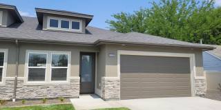 Stunning Townhome In Meridian! Gallery 1