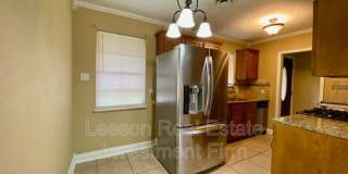 9418 Poinsettia Gallery 3