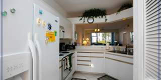 PELICAN BAY - BARRINGTON CLUB - AWESOME AMENITIES - BEACH ACCESS - FURNISHED- NEW RENOVATIONS- Gallery 8