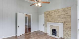 227 Alcovy Street Gallery 18