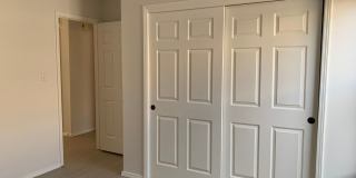 Lovely 3 Bedroom, 2 Bath In The NW! Gallery 14