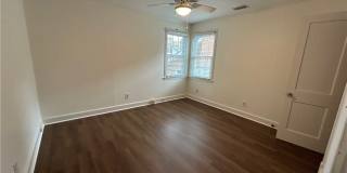 1506 E 50th Street Gallery 9