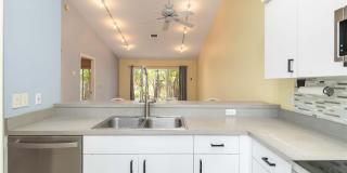 642 N JEFFERSON AVENUE Gallery 12