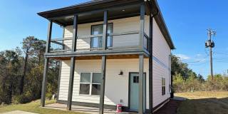 Three Bedroom Near Five Points Available Gallery 1