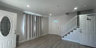 Newly Renovated 3 Bed / 2.5 Bath Apartment for Rent – Prime Huntington Beach Location! Gallery 1