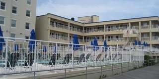 6100 Boardwalk Gallery 1
