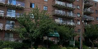 Large, comfortable 1 bedroom with balcony! Parking included! Near Natick Mall! Gallery 1