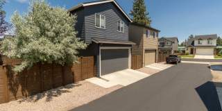 Newer 3 Bedroom, 2.5 Bath Home with Community Pool & Park Gallery 22
