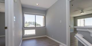 2BR/2.5BA Townhouse with Bay Views + 3 Decks | 2-Car Garage | San Carlos | YouTube Tour Gallery 25