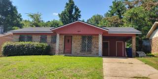 Gorgeous 3 bedroom/1.5 bath home! Gorgeous 3 bedroom/1.5 bath home! Gallery 1