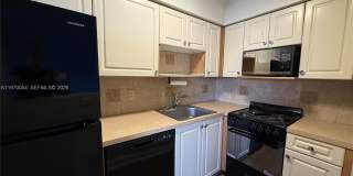 2607 NE 8th Ave Gallery 6