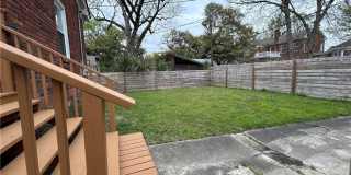 1106 E 51st Street Gallery 23