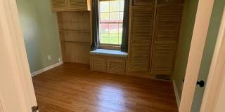 Charming 3-Bedroom Home with Spacious Backyard – Prime Location Gallery 11