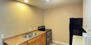 1 bedroom 1 bath apartment off house Gallery 5