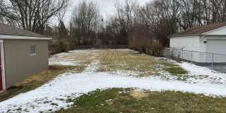 4 Bedroom with a Huge Fenced Back Yard! Gallery 29
