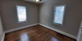 2 Bedroom, 1 Bathroom home with large garage Gallery 21