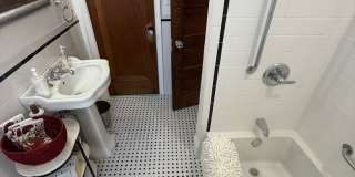 Fully Furnished & Elegantly Renovated Historic 3BR/2.5BA Home with Private Yard & Deck! Gallery 15