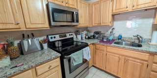 Great Location with Heat/HW Incl! Brookline 2-Bed/1-Bath for 9/1 Move-In Gallery 4