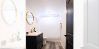 Stylish 2BR Home Near Fort Sam Houston & Downtown Gallery 14