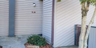 74 Lakeshore Court, #81 - 1 Gallery 1