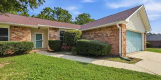 Your Own Backyard Oasis – 3 Bedroom Pool Home in South Crestview! Gallery 4