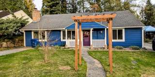 Sprawling 3 Bedroom Rambler with huge detached 2 car garage - Close to Everything Gallery 1