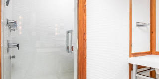 48 Bull Street unit: B 48 Bull Street unit: B Gallery 17