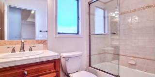 Beautiful 2bd Townhouse With Attached Garage, Private Patio, Pool/Hot Tub, & Clubhouse! Gallery 27