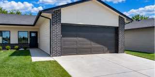 Skyway-Maxine Plan Gallery 1