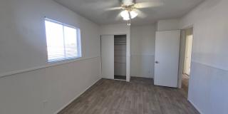 Large 4 Bed 2 Bath House Gallery 7